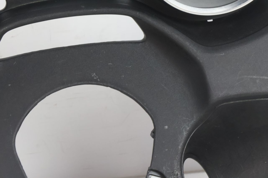 photo de ENTOURAGE COMPTEUR PIAGGIO MP3 500 (2016 - 2018) - Zoom état d’usage