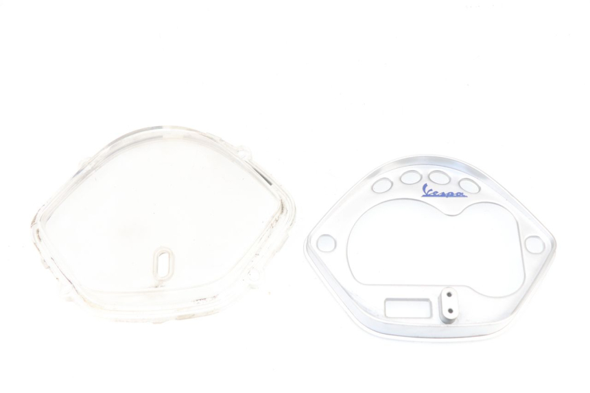 photo de ENTOURAGE COMPTEUR PIAGGIO VESPA GTS 125 (2007 - 2012)