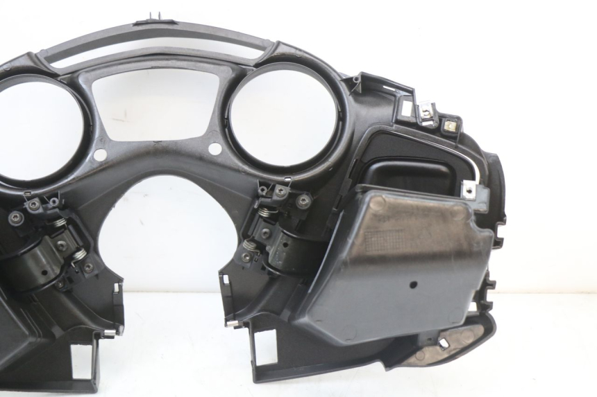 photo de ENTOURAGE COMPTEUR PIAGGIO X10 125 (2012 - 2017)