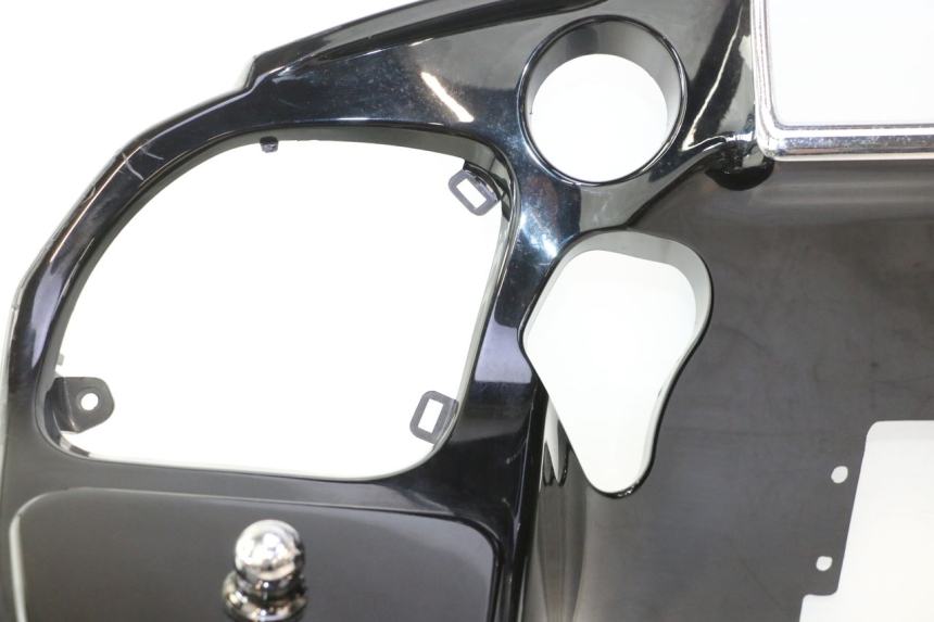 photo de ENTOURAGE COMPTEUR HARLEY DAVIDSON ROAD GLIDE FLTRXSE 1920 (2018 - 2022) - Zoom état d’usage