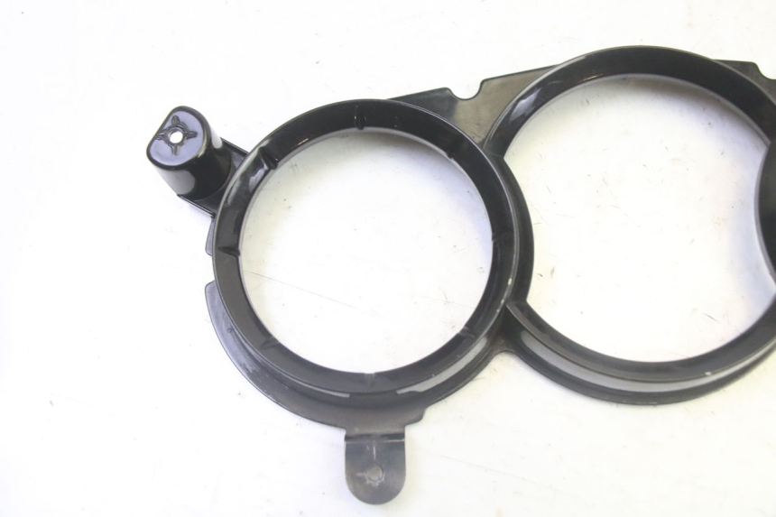 photo de ENTOURAGE COMPTEUR PEUGEOT SATELIS 125 (2013 - 2018) - Détail de la pièce