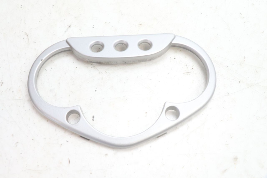 photo de ENTOURAGE COMPTEUR HONDA SH 125 (2001 - 2003) - Détail de la pièce