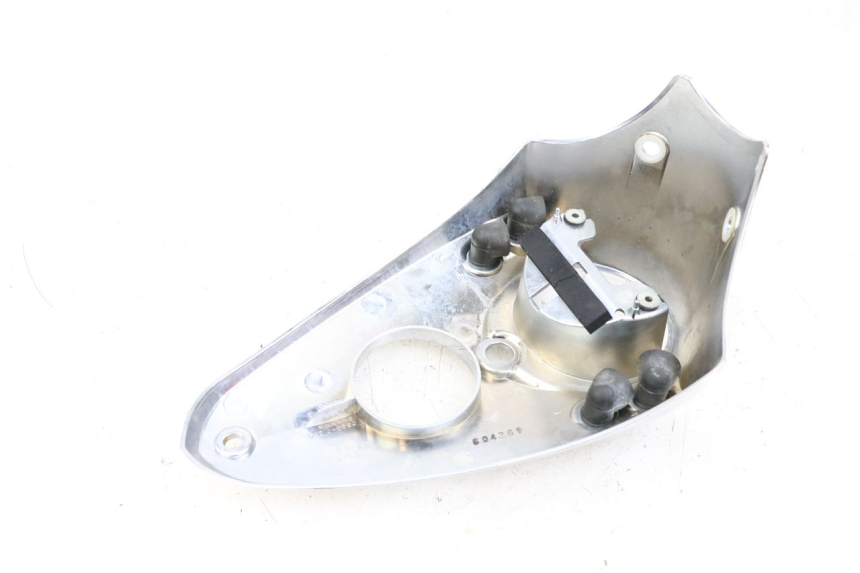 photo de ENTOURAGE COMPTEUR SUZUKI VL INTRUDER 125 (2004 - 2007)