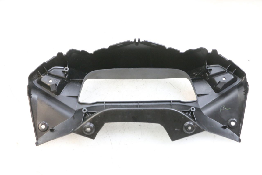 photo de ENTOURAGE COMPTEUR YAMAHA TRICITY 300 (2020 - 2024) - Gros plan technique