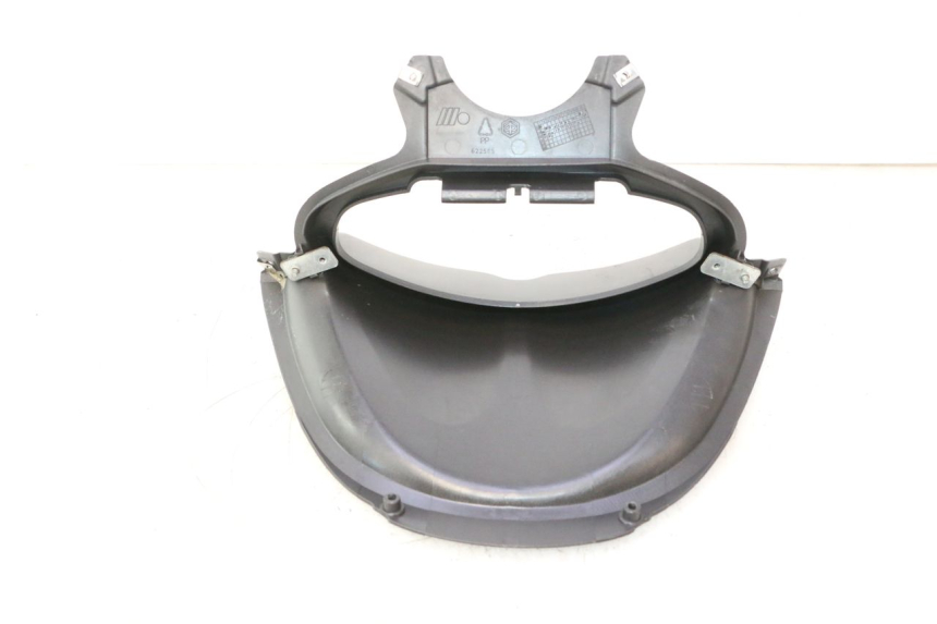 photo de ENTOURAGE COMPTEUR PIAGGIO X8 STREET 125 (2006 - 2007) - Vue d’ensemble