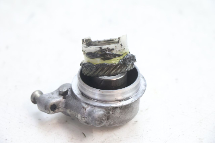 photo de ENTRAINEUR COMPTEUR HONDA CB TWO FIFTY 250 (1991 - 2002) - Gros plan technique
