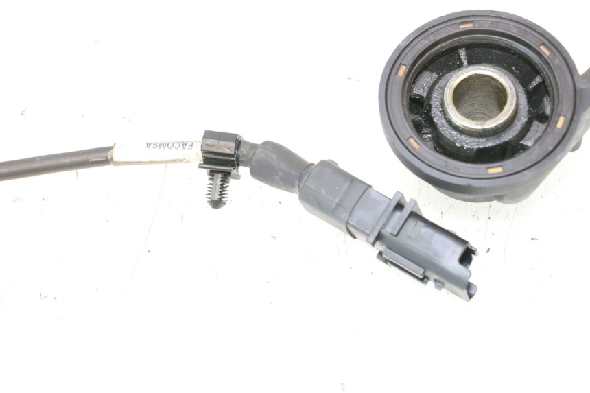 photo de ENTRAINEUR COMPTEUR PEUGEOT SATELIS COMPRESSOR K15 125 (2006 - 2009) - Points de fixation