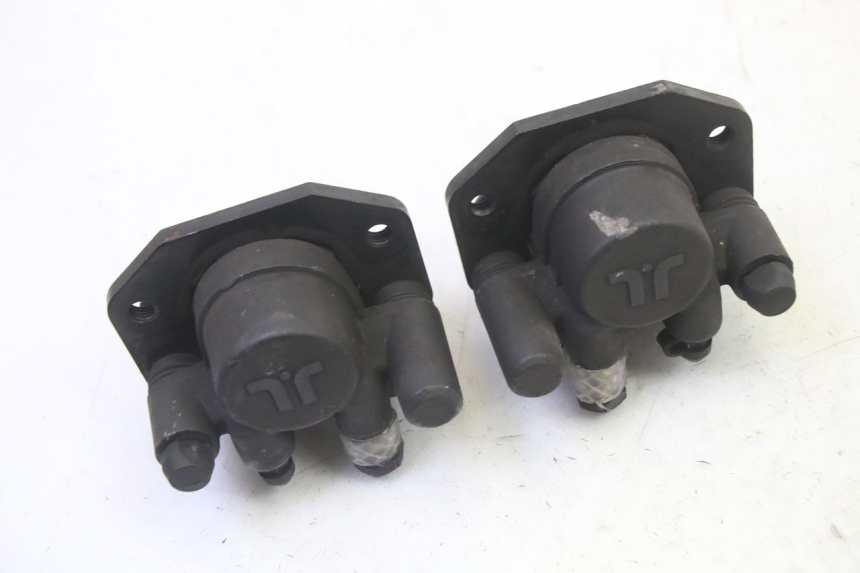 photo de ETRIER FREIN ARRIERE QUADRO 4 4D 350 (2015 - 2018)