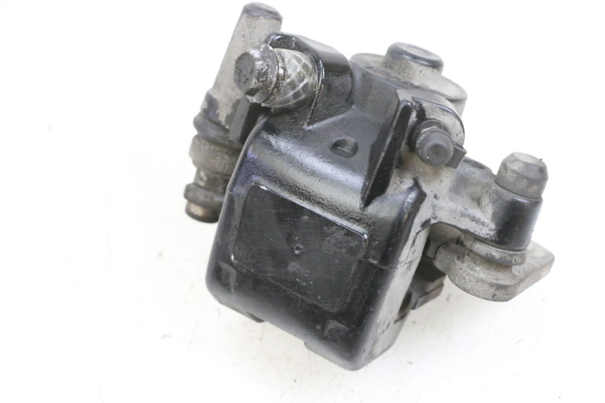 photo de ÉTRIER DE FREIN ARRIÈRE SUZUKI BURGMAN 125 (2007 - 2014) - Détail de la pièce