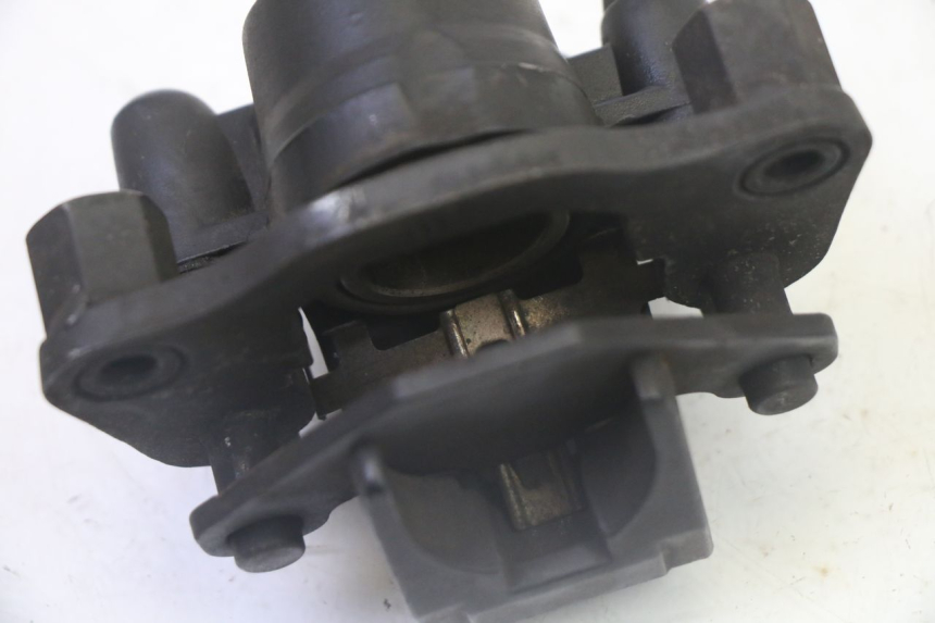 photo de ÉTRIER DE FREIN ARRIÈRE PEUGEOT CITYSTAR 50 (2013 - 2017)