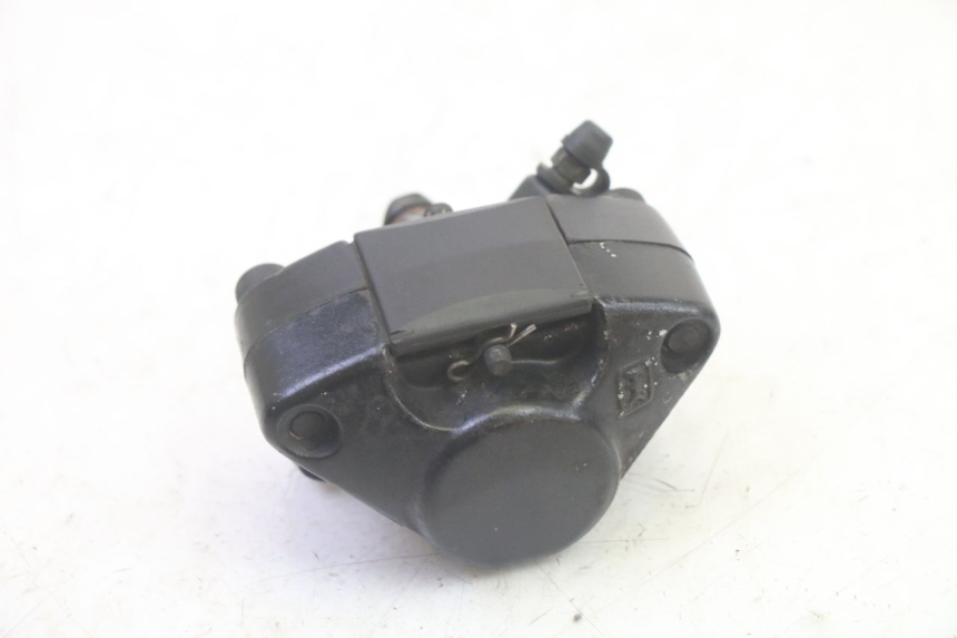 photo de ÉTRIER DE FREIN ARRIÈRE SYM FIDDLE 3 III 125 (2014 - 2020) - Zoom état d’usage