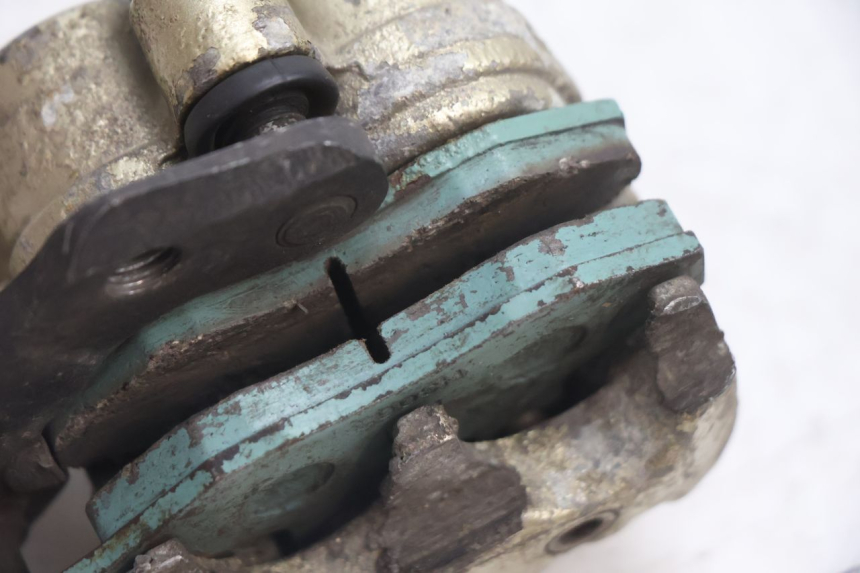 photo de ETRIER FREIN ARRIERE GILERA GP 800 (2007 - 2013) - Points de fixation