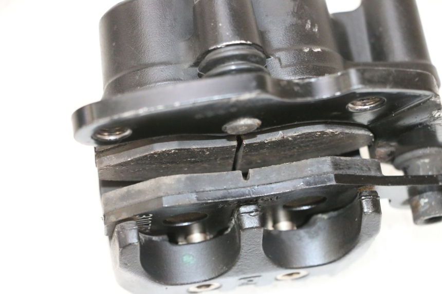 photo de ETRIER FREIN ARRIERE PIAGGIO MP3 HPE 300 (2019 - 2026) - Autre angle de vue