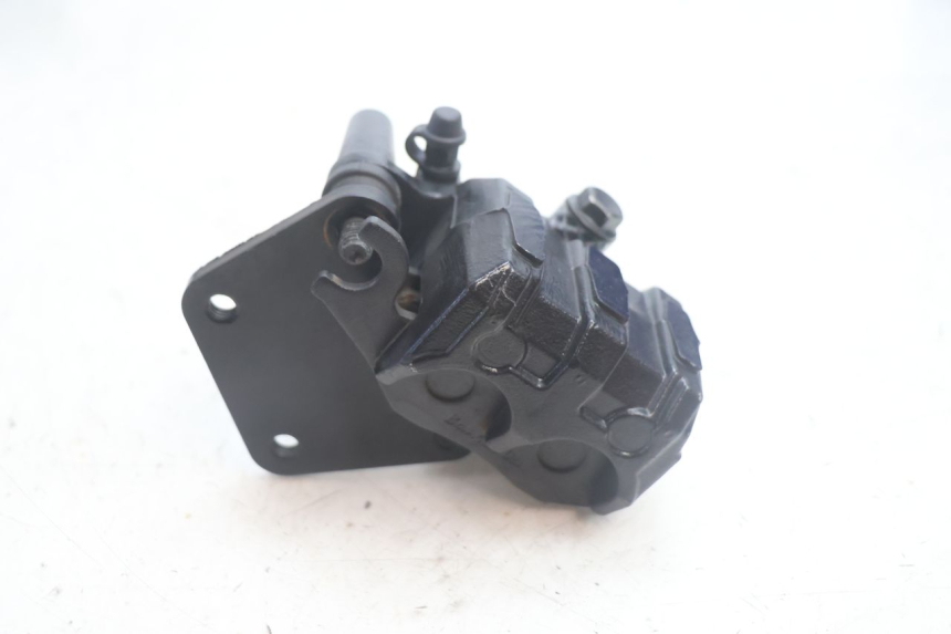 photo de ETRIER FREIN ARRIERE JM MOTORS R-MAX TECH 50 (2024 - 2026) - Gros plan technique
