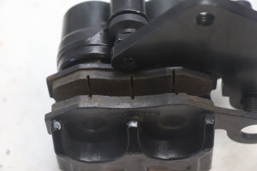 photo de ETRIER FREIN ARRIERE JM MOTORS R-MAX TECH 50 (2024 - 2026) - Points de fixation