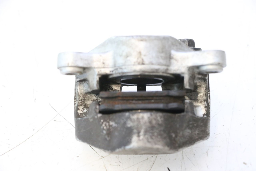 photo de ETRIER FREIN ARRIERE YAMAHA YP MAJESTY 125 (2007 - 2010) - Gros plan technique