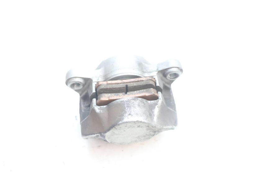 photo de ÉTRIER DE FREIN ARRIÈRE YAMAHA YP MAJESTY 125 (2002 - 2006) - Points de fixation