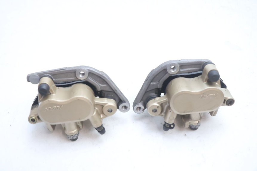 photo de ETRIER FREIN AVANT HONDA CB F HORNET 600 (2005 - 2006) - Points de fixation