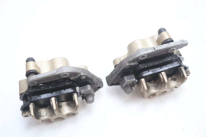 photo de ETRIER FREIN AVANT HONDA CB F HORNET 600 (2005 - 2006) - État de surface