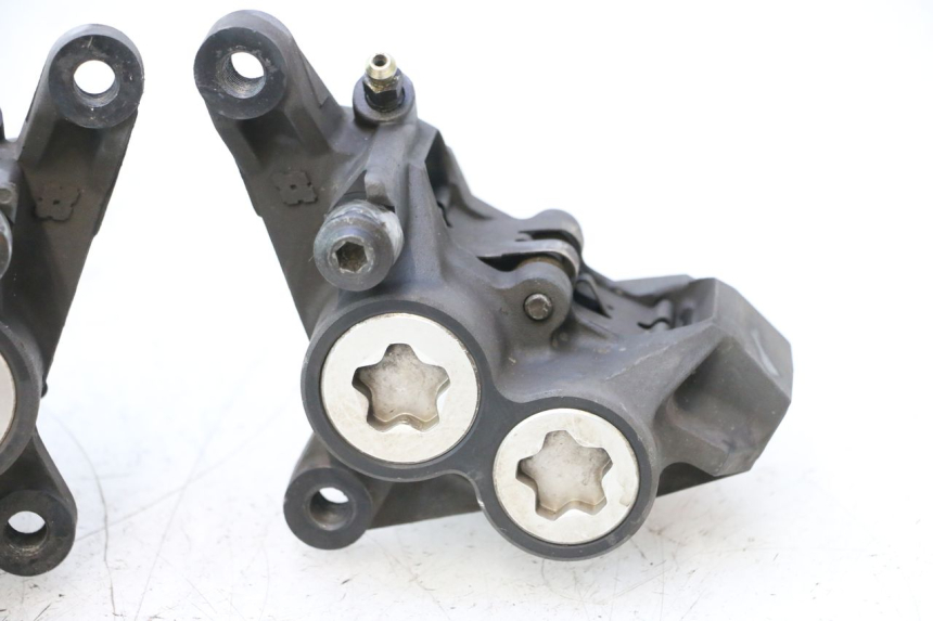 photo de ETRIER FREIN AVANT YAMAHA FJR 1300 (2001 - 2005) - État de surface