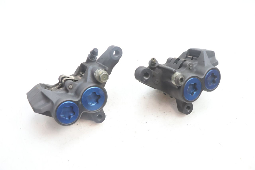 photo de ETRIER FREIN AVANT YAMAHA FJR 1300 (2001 - 2005) - Autre angle de vue