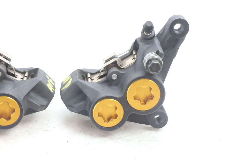 photo de ETRIER FREIN AVANT YAMAHA FZ8 800 (2010 - 2016) - Gros plan technique
