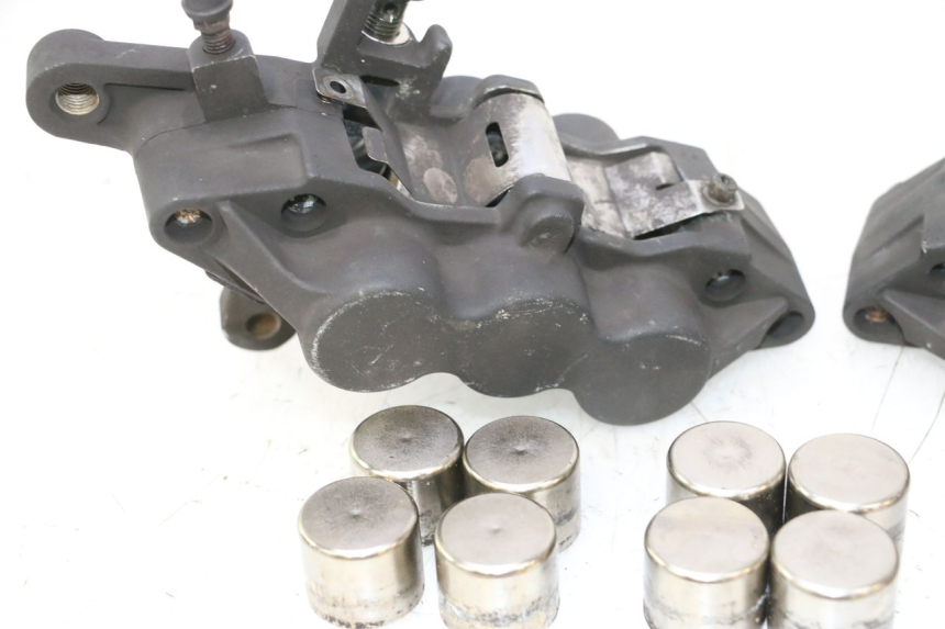 photo de ETRIER FREIN AVANT SUZUKI GSF N BANDIT 1200 (2001 - 2005) - Marquages et références