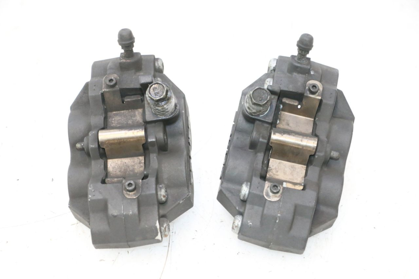 photo de ETRIER FREIN AVANT SUZUKI GSR 600 (2005 - 2012) - État de surface