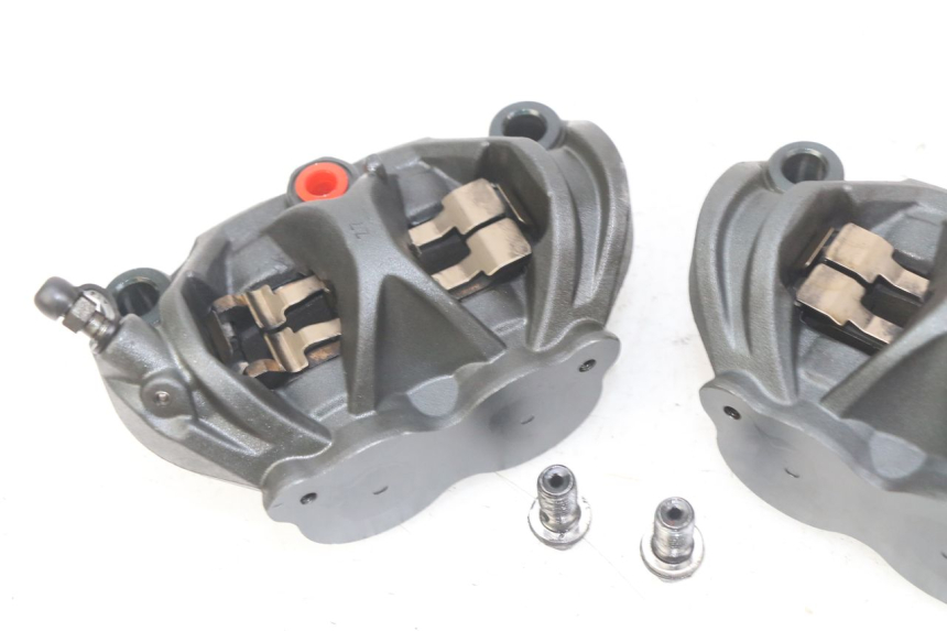 photo de ÉTRIER DE FREIN AVANT HONDA CB R 1000 (2018 - 2023)