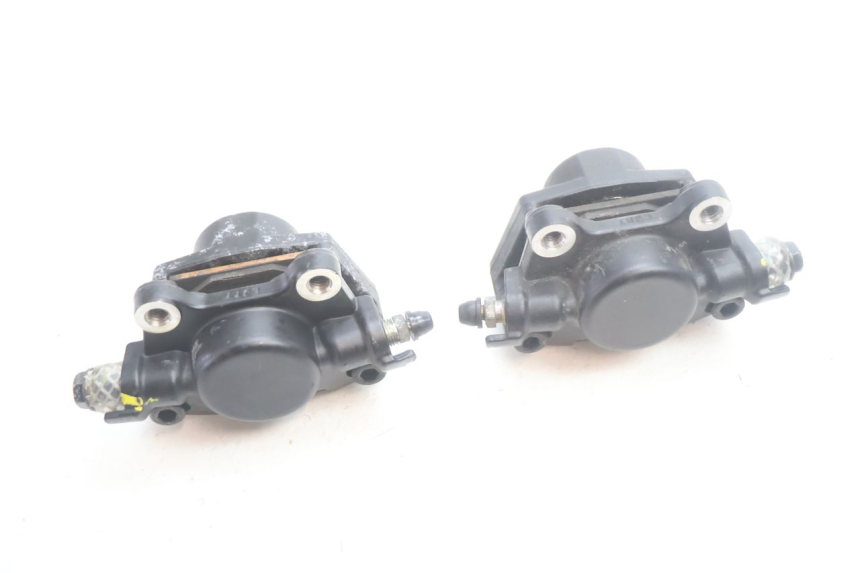 photo de ETRIER FREIN AVANT PIAGGIO MP3 HPE 530 (2022 - 2026) - Points de fixation