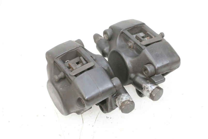 photo de ETRIER FREIN AVANT PIAGGIO MP3 RL 250 (2007 - 2010) - Points de fixation