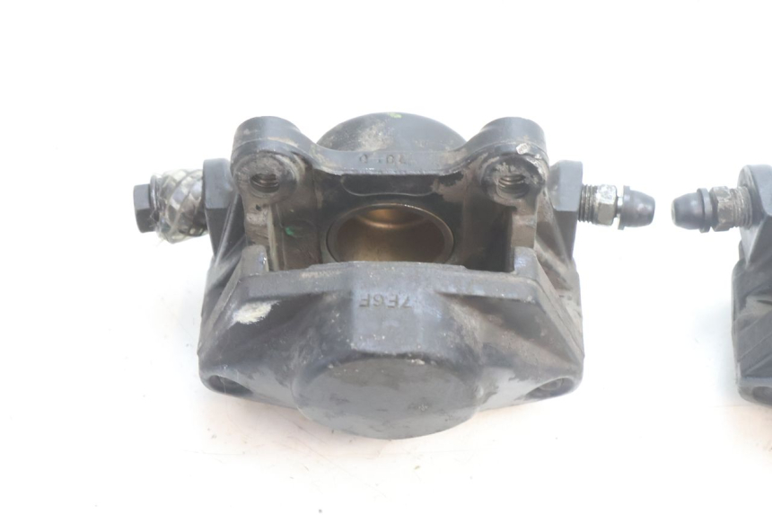 photo de ETRIER FREIN AVANT PIAGGIO MP3 500 (2016 - 2018) - Points de fixation
