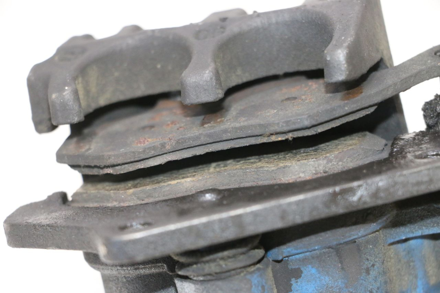 photo de ÉTRIER DE FREIN AVANT PEUGEOT SATELIS COMPRESSOR K15 125 (2006 - 2009) - Autre angle de vue