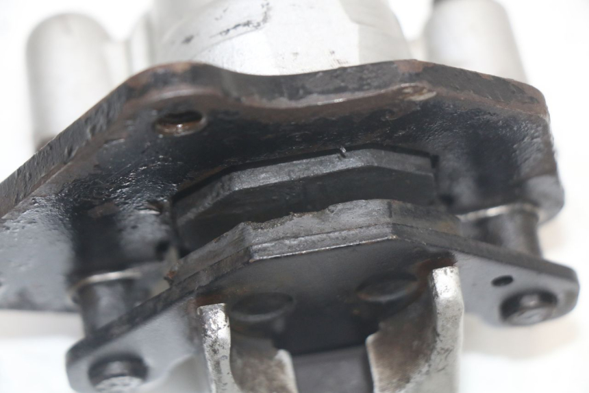 photo de ETRIER FREIN AVANT DERBI SENDA SM DRD X-TREME 50 (2011 - 2017) - Points de fixation