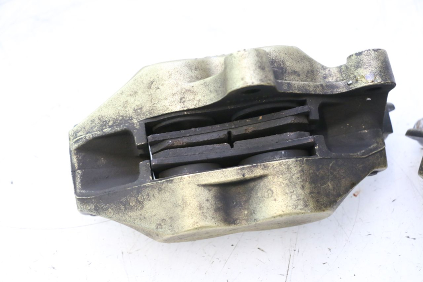 photo de ETRIER FREIN AVANT DUCATI SS IE DS CARENEE 1000 (2002 - 2006) - Points de fixation