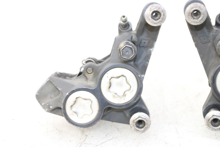 photo de ÉTRIER DE FREIN AVANT YAMAHA TDM ABS 900 (2002 - 2014)
