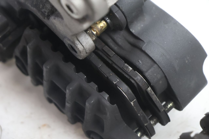 photo de ETRIER FREIN AVANT HONDA VFR FI RC46 800 (1998 - 2001) - Détails caractéristiques