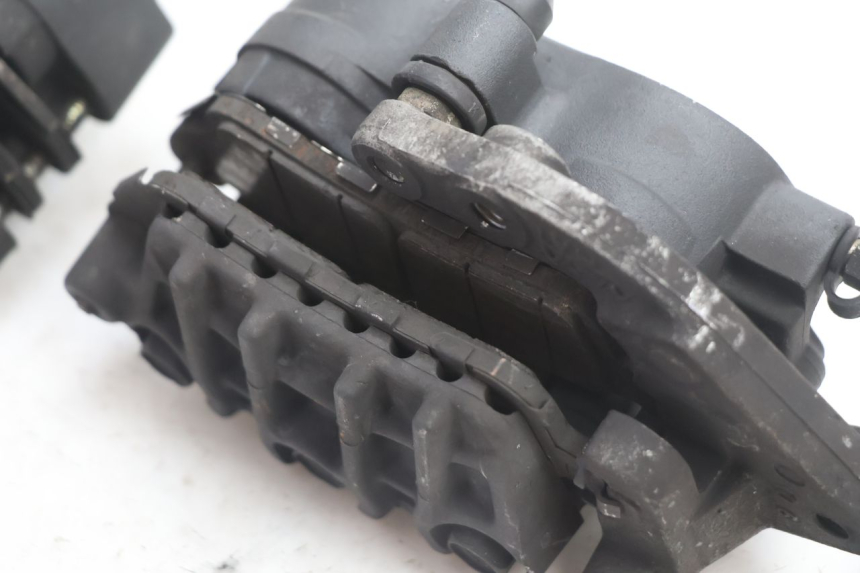 photo de ETRIER FREIN AVANT HONDA VFR FI RC46 800 (1998 - 2001) - Zoom composants