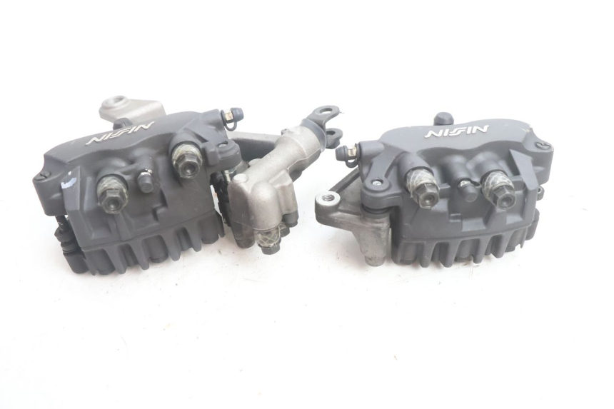 photo de ETRIER FREIN AVANT HONDA VFR FI RC46 800 (1998 - 2001) - Points de fixation