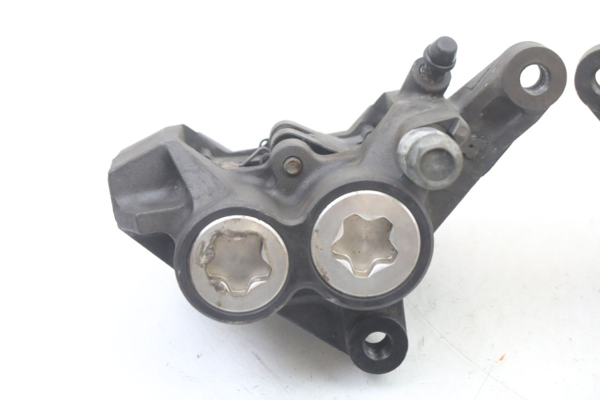 photo de ETRIER FREIN AVANT YAMAHA FZ6 FAZER S2 600 (2007 - 2011)
