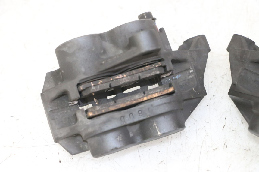 photo de ÉTRIER DE FREIN AVANT YAMAHA FZS FAZER 600 (2001 - 2003)