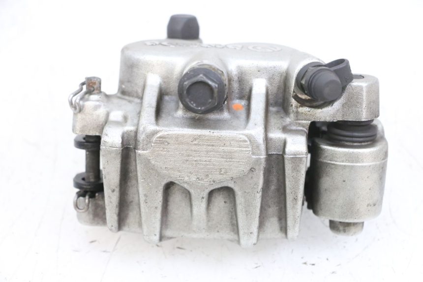 photo de ÉTRIER DE FREIN AVANT YAMAHA YP MAJESTY 125 (2002 - 2006) - Gros plan technique