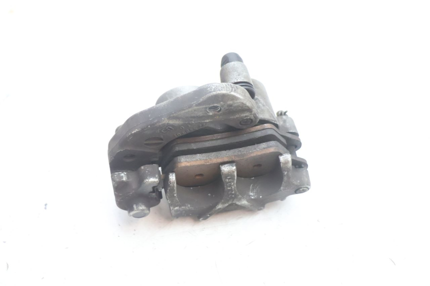 photo de ÉTRIER DE FREIN AVANT YAMAHA YP MAJESTY 125 (2002 - 2006) - Gros plan technique