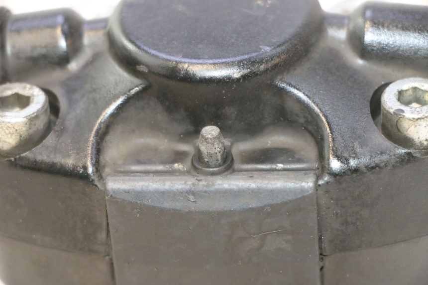 photo de ÉTRIER DE FREIN AVANT PIAGGIO ZIP 2T 50 (2009 - 2019) - Points de fixation