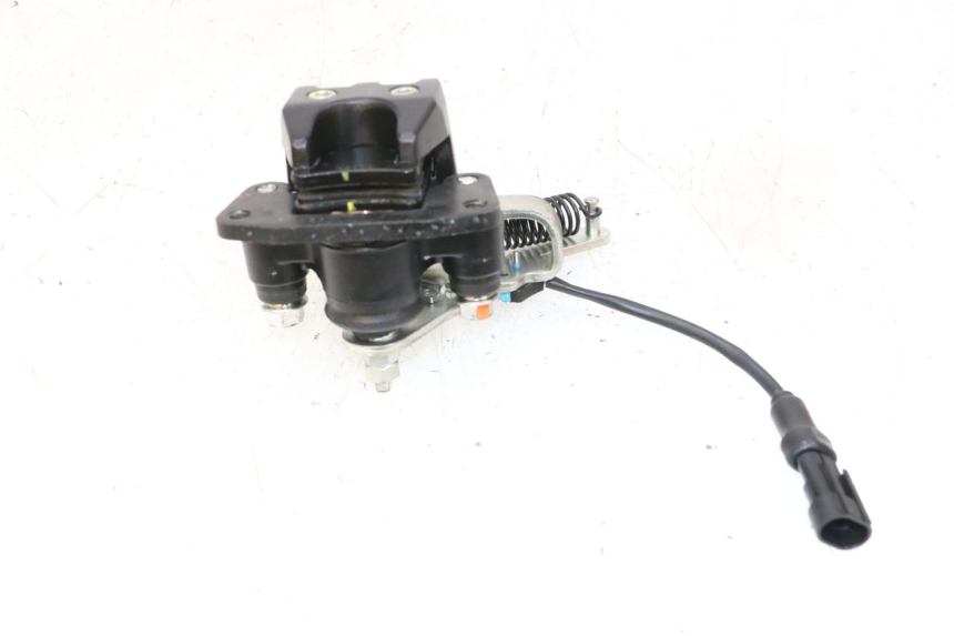 photo de ETRIER FREIN ROLL LOCK PIAGGIO MP3 HPE 300 (2019 - 2026) - Gros plan technique
