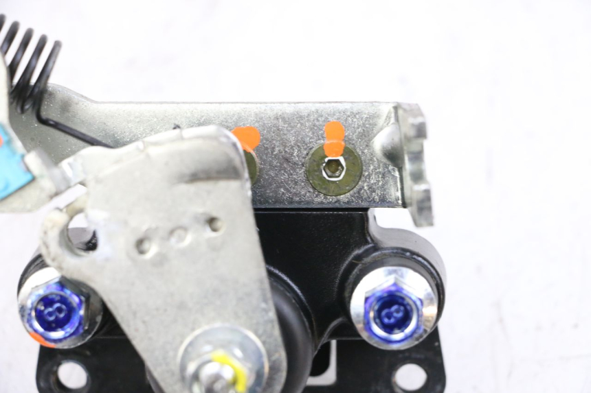 photo de ETRIER FREIN ROLL LOCK PIAGGIO MP3 HPE 300 (2019 - 2026) - Pièce contrôlée