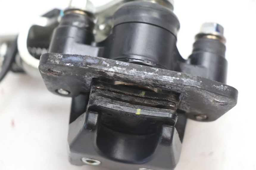 photo de ETRIER FREIN ROLL LOCK PIAGGIO MP3 LT 300 (2010 - 2016) - Points de fixation