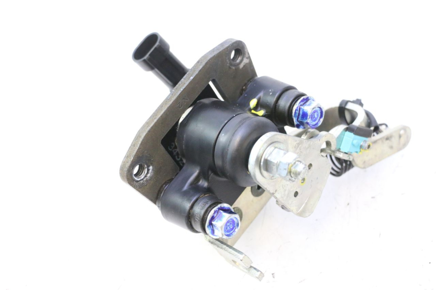 photo de ÉTRIER DE FREIN ROLL LOCK PIAGGIO MP3 500 (2011 - 2015) - Points de fixation