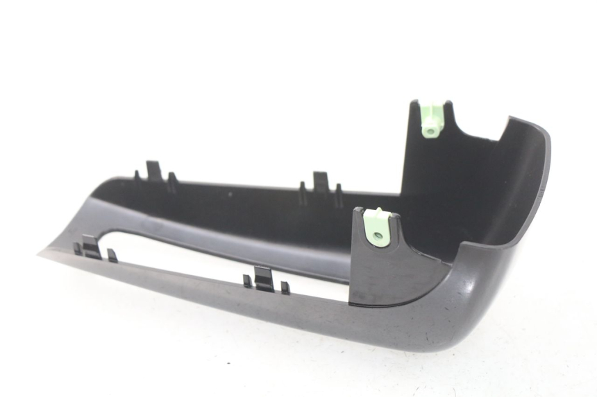 photo de FACE AVANT INFERIEUR PEUGEOT METROPOLIS 400 (2017 - 2020) - Zoom état d’usage