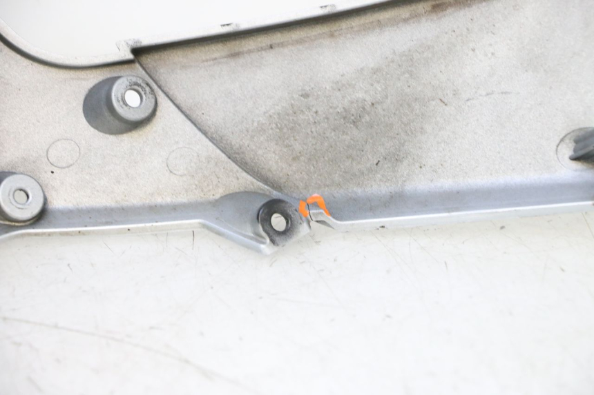 photo de FACE AVANT INFERIEUR PIAGGIO MP3 125 (2006 - 2014) - Points de fixation